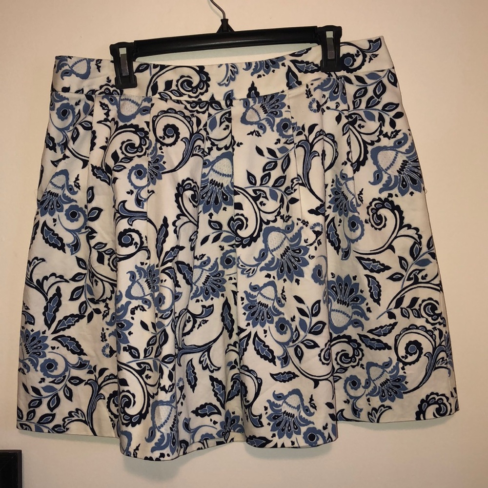 Loft- printed skirt. Excellent condition